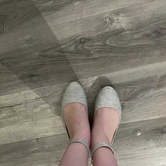 Shoes - Picture 4 of 7